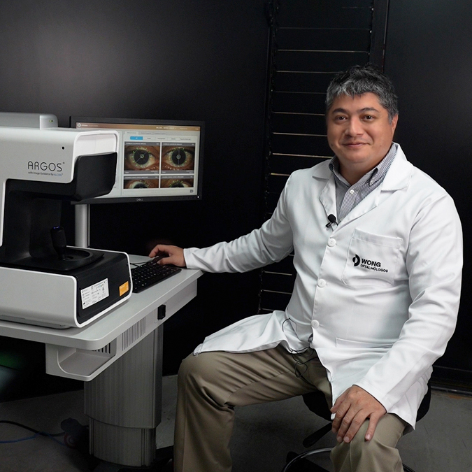 Médico de Wong Oftalmólogos